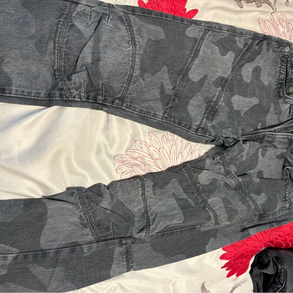 Men’s True Religion Jeans- Rocco- black camouflage - Picture 3 of 3
